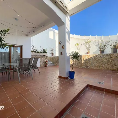 Riverview 4 Bedroom House, With Private Pool Ste003